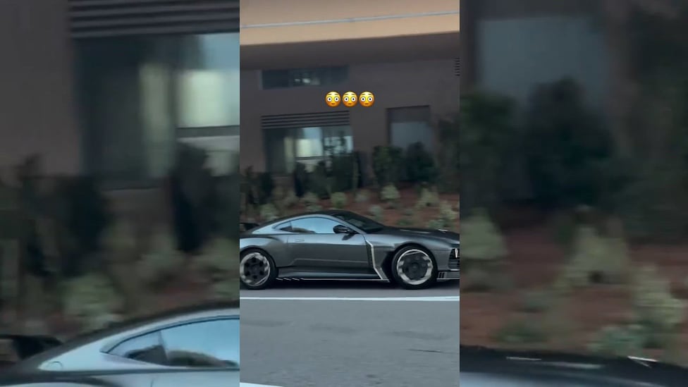 Fernando Alonso luce en Mónaco su “súper exclusivo” Aston Martin Valiant... ¡ideado y diseñado por él!