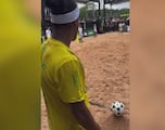Ronaldinho, 45 years, pulls off this insane trick! Wait until 1:05