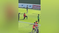 El momento exacto de la lesión de Mbappé en el entreno a puerta abierta: su cara, un poema