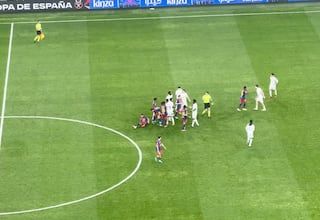 Nunca los han visto así: trifulca espectacular entre Lamine Yamal y Huijsen que no se vio en TV