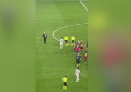 Honor infinito para Asencio: su gesto entre 15 jugadores del Barça representa todos los valores del madridismo