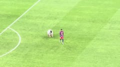 Viene del fútbol inglés y es un caballero: el señorío de Rashford con los jugadores del Madrid