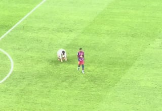 Viene del fútbol inglés y es un caballero: el señorío de Rashford con los jugadores del Madrid