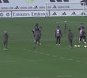 ¿Declaración de intenciones? Vean el primer jugador al que se acercó Arbeloa para hablar en su primer entrenador