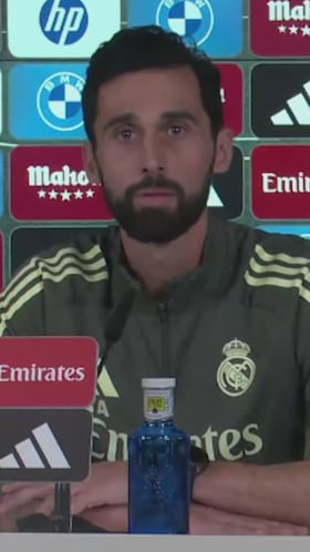 Tierra trágame total: la genial reacción de Arbeloa cuando un periodista le llama Xabi en su pregunta...