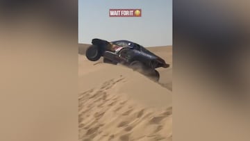 Es una de las imágenes del Dakar y es terrorífica: vean lo que le ocurrió a Sainz