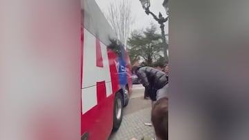 Barcelona bus accident outside Santander hotel: shocking footage!