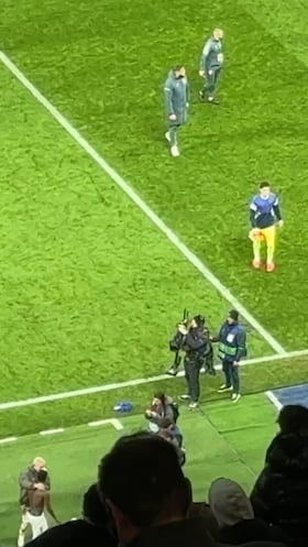 El detallazo de Mastantuono con Vinicius al acabar que habla muy bien del argentino