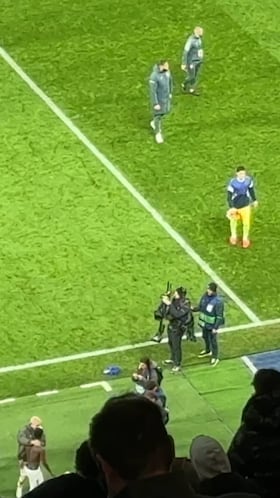 El detallazo de Mastantuono con Vinicius al acabar que habla muy bien del argentino