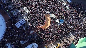 Indignación total en EEUU: ICE retiene a un padre mientras su hijo muere sin poder despedirse