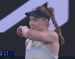 La reacción viral de Rybakina tras ganar el Open de Australia: memes por doquier en las redes