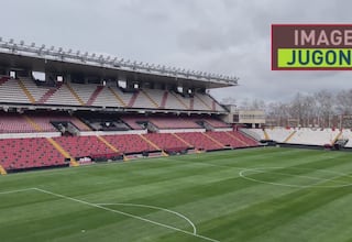 Aquí está la imagen, pueden juzgarla: así está el césped de Vallecas hoy sábado que ha propiciado la suspención del partido