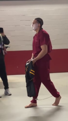 El polémico outfit de un jugador de los Patriots con el que llegó a la Super Bowl: muy bizarro