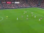 Carlos Soler se sacó de la chistera una asistencia galáctica para ganar el derbi: genialidad