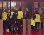 Tensión total en Sevilla: el vídeo de una multitud intentando acceder al palco a por el presidente