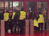 Tensión total en Sevilla: el vídeo de una multitud intentando acceder al palco a por el presidente