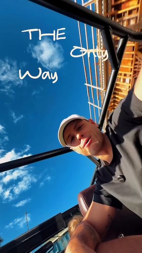 ‘Chicharito’ ahora prueba con el inglés y tiene consejos para todo el mundo