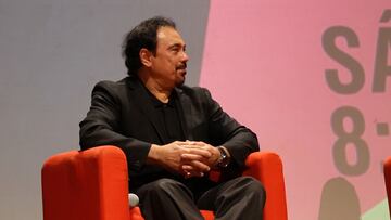 Parejas, sacrificios y fútbol: Hugo Sánchez arropa presentación de libro