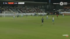 Susto tremendo tras el gol del Castilla: la valla de los aficionados blancos cedió en la celebración