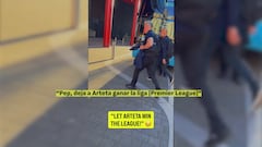 Ver para creer: un aficionado del Arsenal va a Wembley solo para hacer esta súplica a Guardiola