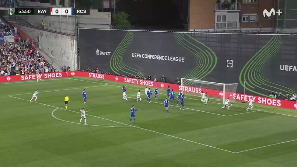 El golazo del Rayo para hacer soñar a toda España: la parábola que hizo el balón, una pasada