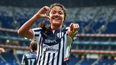 Rebeca Bernal festeja un gol con Rayadas