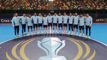 La selección española de fútbol sala posa antes de la Finalissima en Argentina