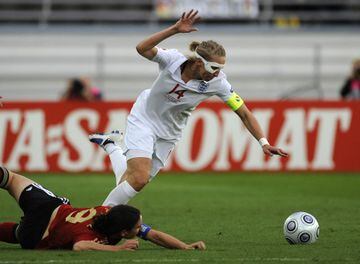 September 10, 2009: Birgit Prinz (L) struggling for the ball with England's Faye White during the final of the women's EURO 2009