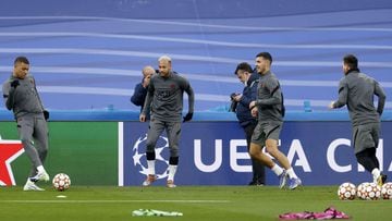 Mbapp&eacute;, Neymar, Paredes y Messi, durante el entrenamiento del PSG en el Bernab&eacute;u de este martes.