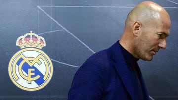 Real Madrid&#039;s French coach Zinedine Zidane leaves after announcing his resignation in Madrid on May 31, 2018. Real Madrid coach Zinedine Zidane said today he was leaving the Spanish giants in a surprise move announced just days after winning the Champions League for the third year in a row.   / AFP PHOTO / PIERRE-PHILIPPE MARCOU
