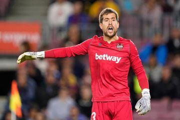 Shots faced: 140 | Goals conceded: 34 | Save percentage: 75.71%