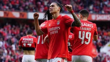LISBON, PORTUGAL - APRIL 9:  Darwin Nunez of SL Benfica celebrates after scoring a goal during the Liga Bwin match between SL Benfica and Belenenses SAD at Estadio da Luz on April 9, 2022 in Lisbon, Portugal.  (Photo by Gualter Fatia/Getty Images)