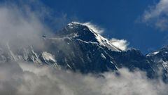Imagen del Monte Everest, que desde este martes tendr&aacute; una altitud oficial de 8.848,86 metros sobre el nivel del mar tras las mediciones realizadas por China y Nepal.
