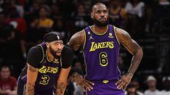 HOUSTON, TEXAS - APRIL 02: LeBron James #6 and Anthony Davis #3 of the Los Angeles Lakers look on during a time out against the Houston Rockets during the fourth quarter at Toyota Center on April 02, 2023 in Houston, Texas. NOTE TO USER: User expressly acknowledges and agrees that, by downloading and or using this photograph, User is consenting to the terms and conditions of the Getty Images License Agreement.   Bob Levey/Getty Images/AFP (Photo by Bob Levey / GETTY IMAGES NORTH AMERICA / Getty Images via AFP)