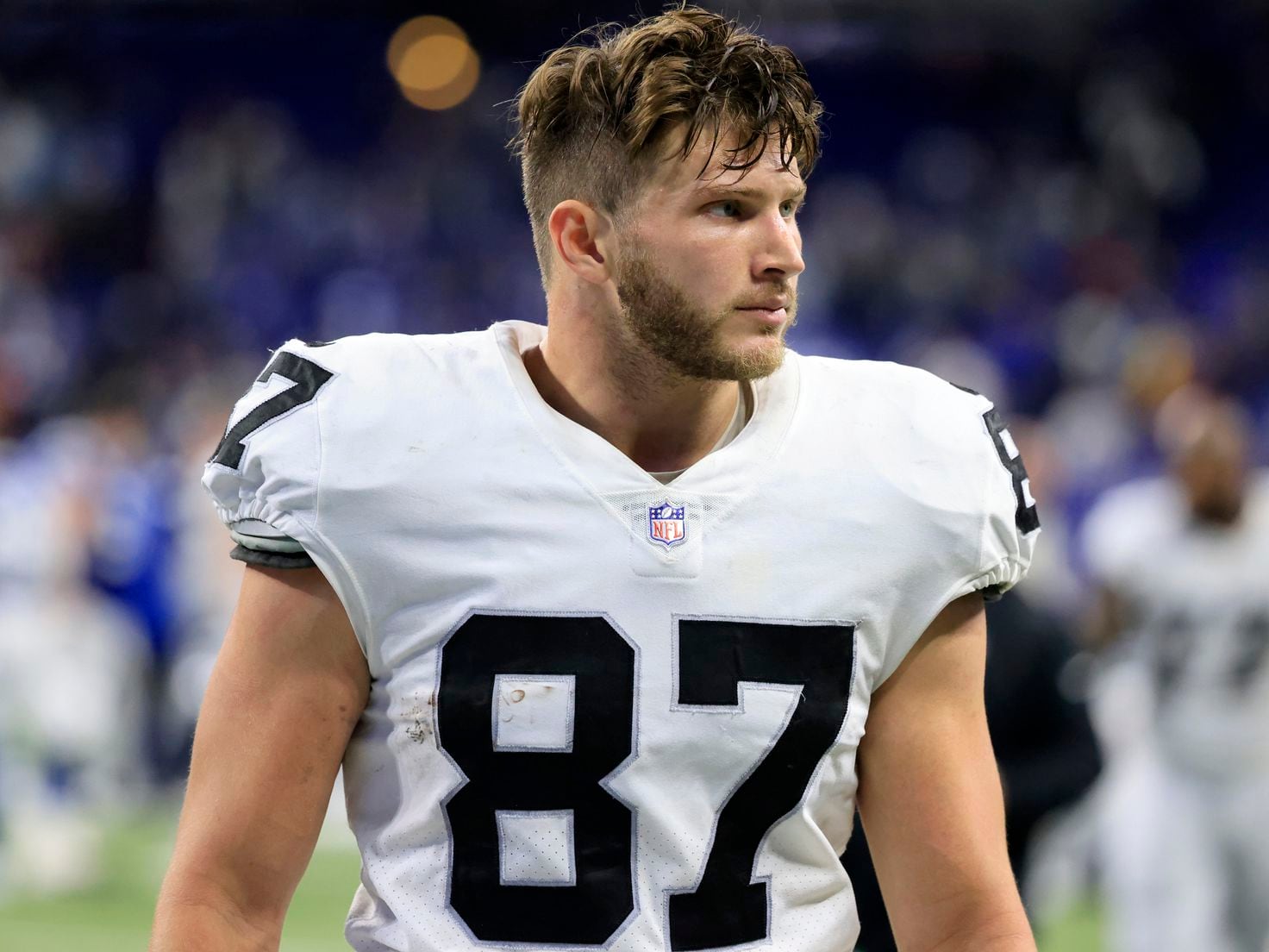 Las Vegas Raiders tight end Foster Moreau (87) against the Denver