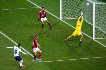 Flamengo suffered a disappointing defeat to Al Hilal in the last four of the tournament. 