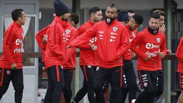 Osvaldo González reportó con la Roja con molestias físicas