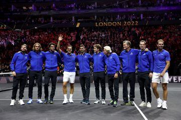 Roger Federer con el equipo Europa.