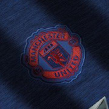Manchester United present new kit for season 2016/17