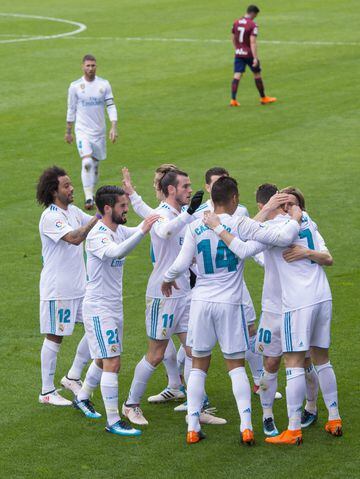 Los jugadores del Real Madrid celebran el 0-1 de Cristiano Ronaldo. 