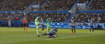 Alavés 0-6 Barcelona: LaLiga Week 22 - in pictures