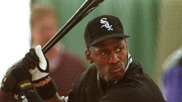 El astro Michael Jordan lo ganó todo en el básquetbol. Hizo una pausa en ese deporte para cumplir una promesa a su padre y se dedicó al béisbol de forma profesional. 