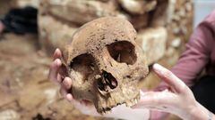 Hallan restos humanos y ofrenda en construcción del Tren Maya; se trata de una cámara funeraria