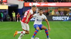 The Gunners were due to take on La Blaugrana at 7:36 p.m local time but had to request a 30-minute delay.
