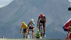 BRIANCON, FRANCE - JULY 20:  Christopher Froome of Great Britain riding for Team Sky in the leader&#039;s jersey sprints to the finish with Romain Bardet of France riding for AG2R La Mondiale and Rigoberto Uran of Colombia riding for Cannondale Drapac dur