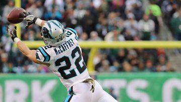 EAST RUTHERFORD, NJ - NOVEMBER 26: Running back Christian McCaffrey #22 of the Carolina Panthers reaches for a catch during the second half of the game at MetLife Stadium on November 26, 2017 in East Rutherford, New Jersey.   Abbie Parr/Getty Images/AFP == FOR NEWSPAPERS, INTERNET, TELCOS &amp; TELEVISION USE ONLY ==