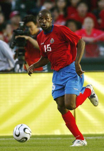 Entre 1998 y 2009, el futbolista costarricense jugó un total de 6 ediciones en la Copa Oro.