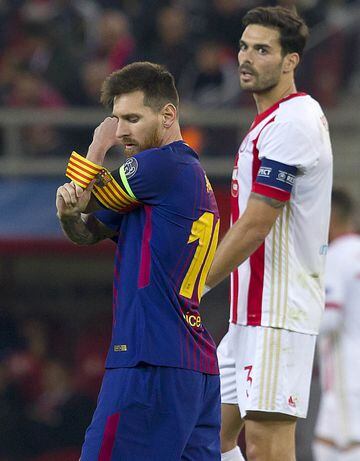 Messi con el brazalete de capitán.