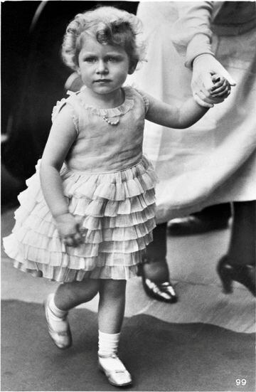 Isabel II con tres años. 
