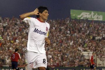 En 2009, Canío defendió a San Martín de Tucumán, donde tuvo una jornada gloriosa ante Independiente: hizo un triplete, siendo el primer chileno en la historia del fútbol argentino en anotar tres goles en un mismo partido. 